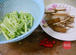 芹菜炒香干的做法图解2