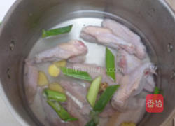 红枣煲鸡翅的做法图解3
