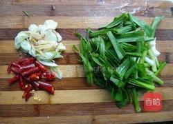 黄花菜煮猪血的做法图解2