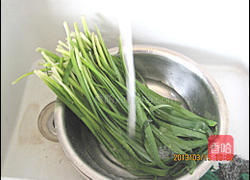 海虹汤韭菜打卤面的做法图解1