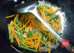 胡萝卜素炒面的做法图解8