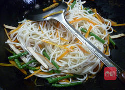 胡萝卜素炒面的做法图解9