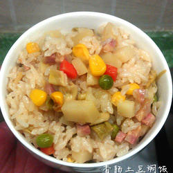 香肠土豆焖饭的做法[图]