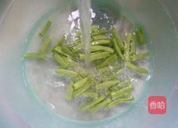 梅豆炒牛心菜的做法图解2