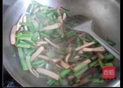 香干烧西芹的做法图解4