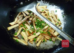 杏鲍菇炒香干的做法图解10