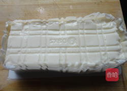 松花蛋拌豆腐的做法图解2