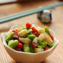 腊肉蚕豆笋丁的做法[图]