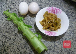 榨菜莴笋炒鸭蛋的做法图解1