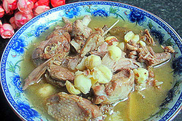 莲子蒸老鸭