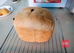 葡萄干养生面包的做法图解7