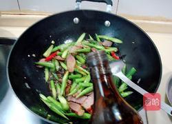 家常菜芦笋炒腊肉的做法图解6