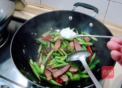 家常菜芦笋炒腊肉的做法图解8
