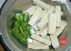 冻豆腐烧肉丝的做法图解2