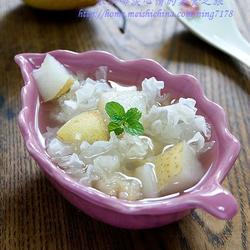 冰糖银耳炖雪梨的做法[图]