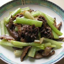 蚝油花菇焖鸡杂的做法[图]