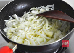 法式洋葱汤的做法图解2