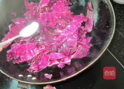 素炒紫色包菜的做法图解5