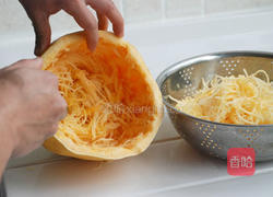 凉拌金瓜丝的做法图解1