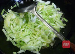 香干炒包心菜的做法图解5