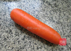 胡萝卜炒猪舌头的做法图解1