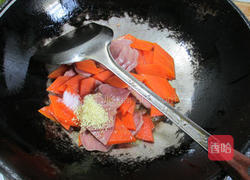 胡萝卜炒猪舌头的做法图解9