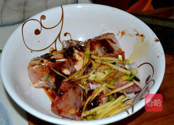 黄豆酱蒸鱼腩的做法图解2