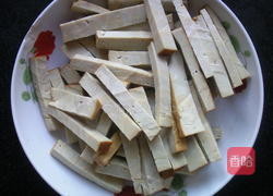 芹菜炒香干的做法图解2