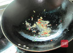 蒜香甘蓝菜丝的做法图解5