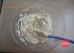 包菜鸡蛋大包子的做法图解2