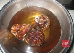 冬菇鸡汤的做法图解2