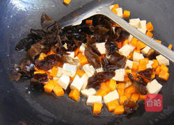 豆腐炒木耳的做法图解6