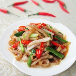酸菜炒肉皮的做法[图]