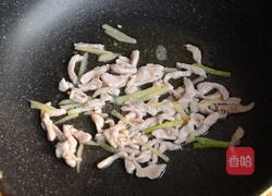 蘑菇炒香干的做法图解5