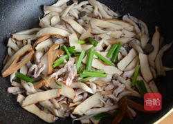 蘑菇炒香干的做法图解8