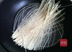 酱油炒面的做法图解3