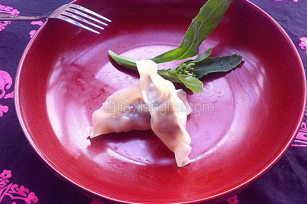 虫草云耳香菜饺