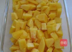 黄桃果酱的做法图解1