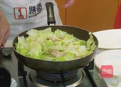 包菜炒五花肉的做法图解4