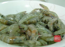 盐水小河虾的做法图解1