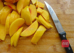 黄桃罐头的做法图解3