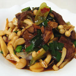 青蒜酱牛肉的做法[图]