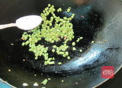 糯饭腊肉海苔卷的做法图解4