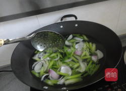 腊肠炒芹菜的做法图解6