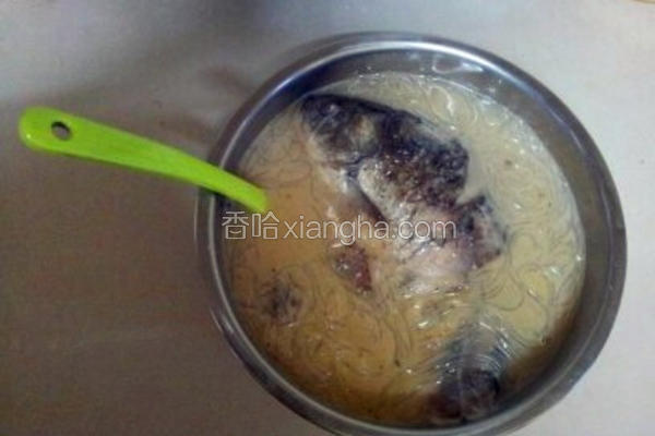 鲫鱼粉丝汤