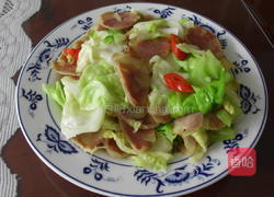 包菜炒香肠的做法图解5