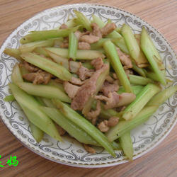 芹菜炒肉丝的做法[图]