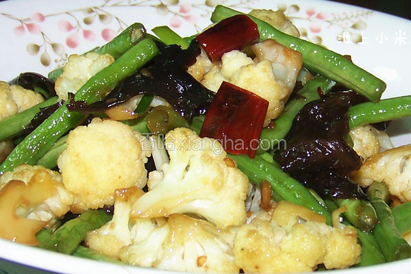 长豆角炒花菜