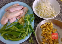 榨菜烧鸡翅的做法图解2