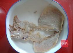 墨鱼香菇蒸鸡的做法图解1